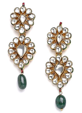 Handcrafted pair of Kundan Earrings