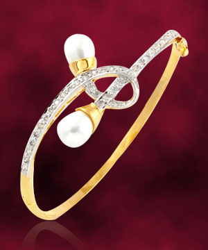 Bracelet with American Diamonds and Pearls