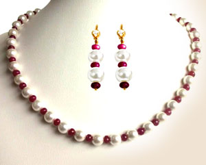 Single Line Pearl Necklace with Earrings