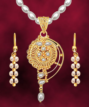 24kt Gold Plated Pendant & Freshwater Pearl Set